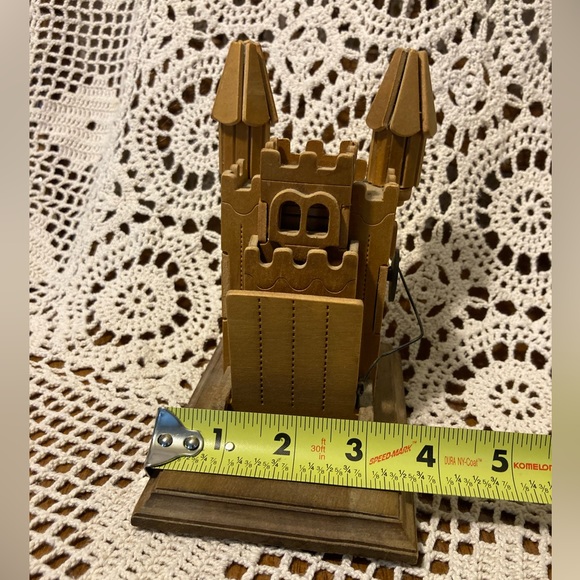 Vintage Camelot Castle Music Box - Picture 17 of 17